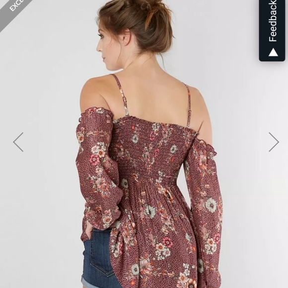 Gimmicks Floral Cold Shoulder Top - Picture 2 of 5